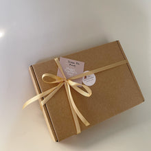 Load image into Gallery viewer, Mini body care gift set with Teacher&#39;s Day gift card and ribbon wrapping
